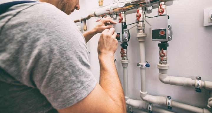 Installer des équipements sanitaires Normandie